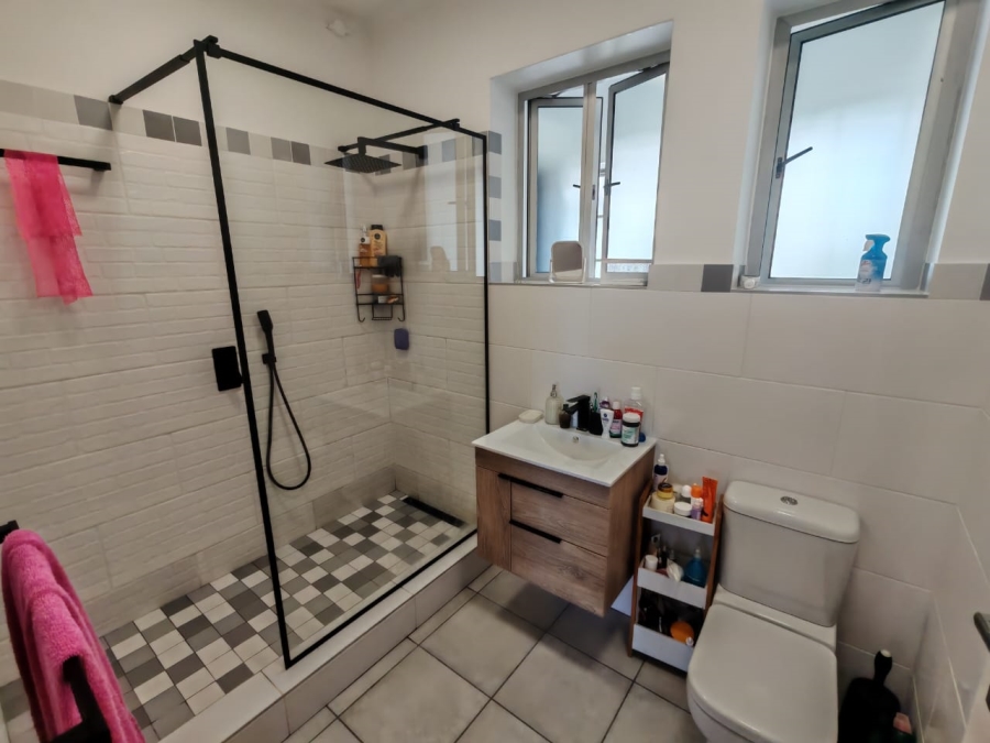 To Let 3 Bedroom Property for Rent in Summerstrand Eastern Cape